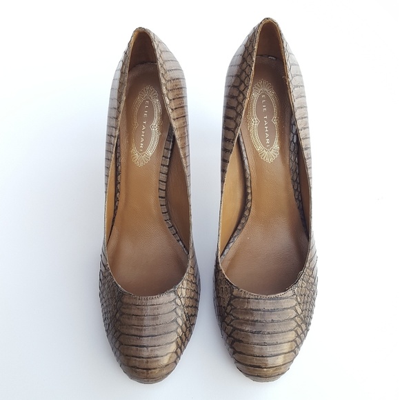 Elie Tahari snakeskin pump - Picture 2 of 6